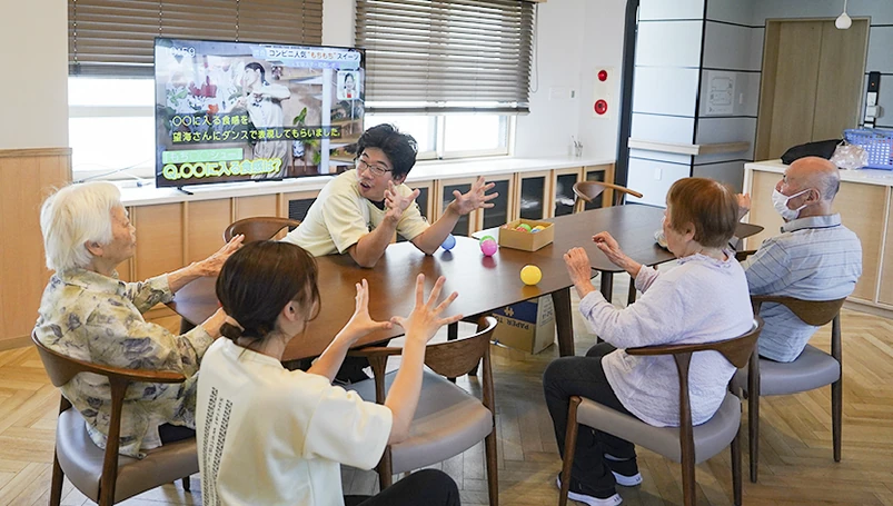 全員一緒に心から楽しむ。笑顔と元気が咲く時間です。